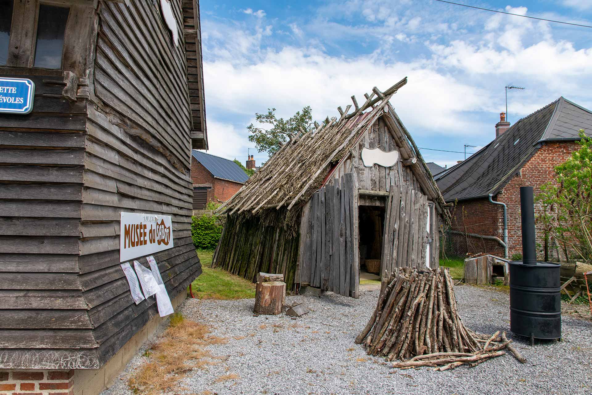 La hutte des sabotiers, vue extérieure